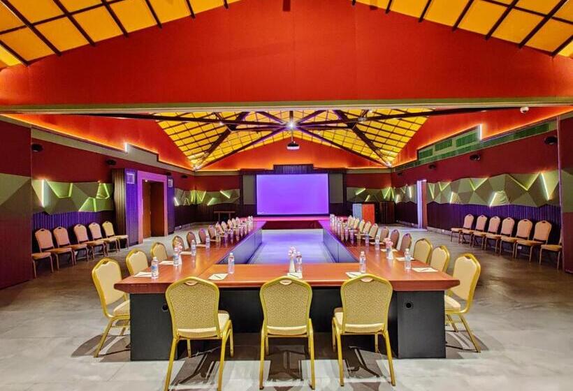 منتجع Fazlani Natures Nest  The Wellness Retreat