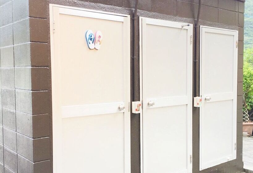 Yenn's Marina Inn Zamami Condominium