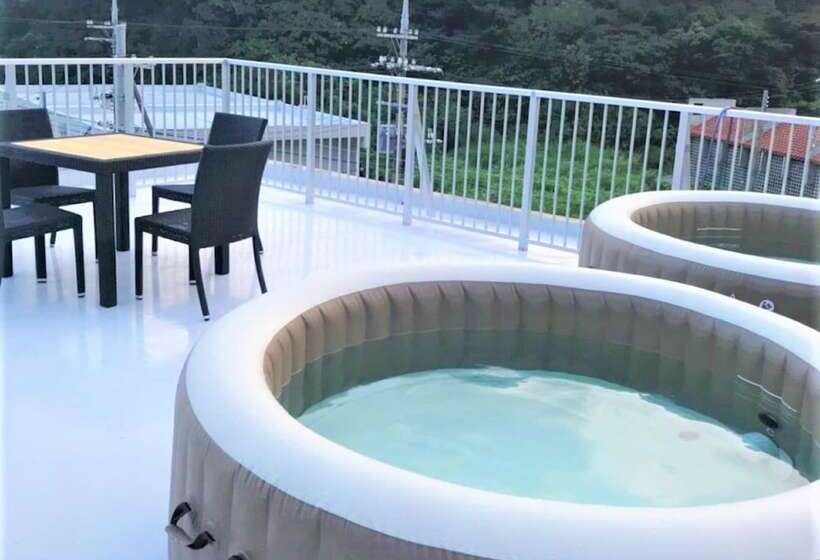 Yenn's Marina Inn Zamami Condominium