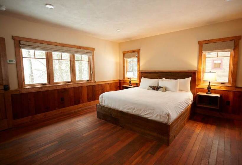 فندق صغير Seesaw's Lodge