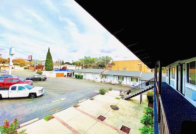 فندق Casa Blanca Inn & Suites Whittier