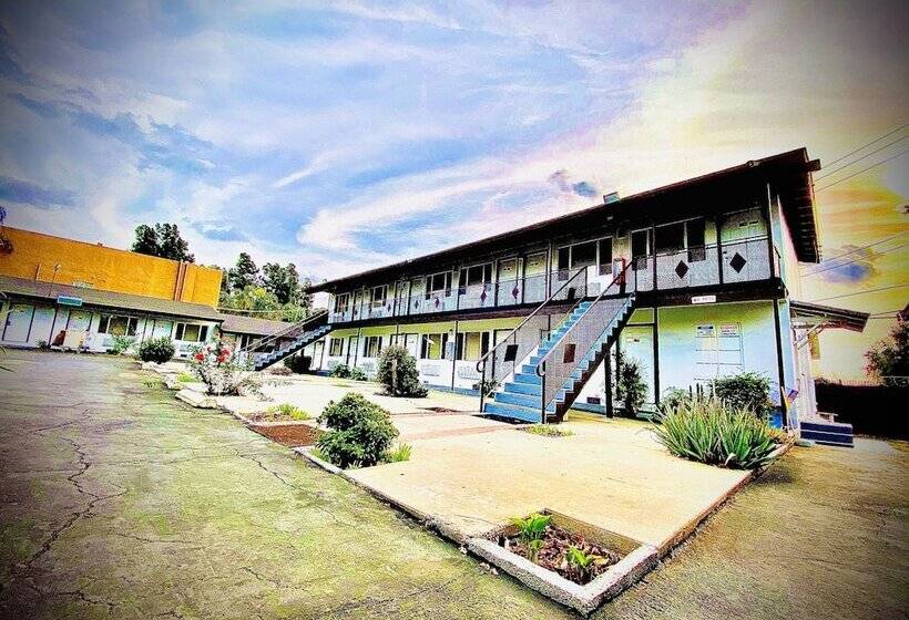 فندق Casa Blanca Inn & Suites Whittier