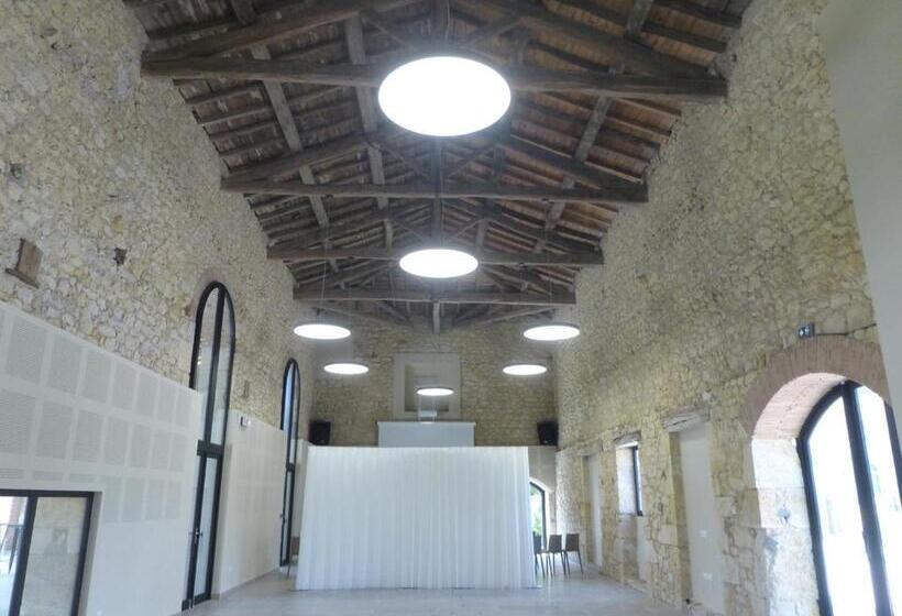 Отель Château De Tauzies, The Originals Relais