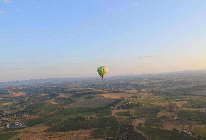 Отель Château De Tauzies, The Originals Relais