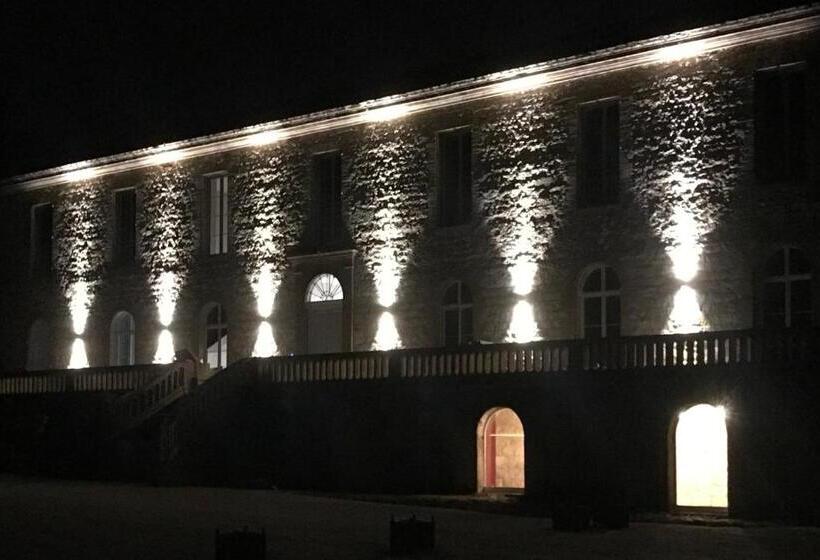 Отель Château De Tauzies, The Originals Relais