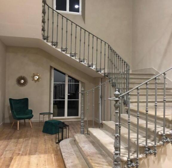 Отель Château De Tauzies, The Originals Relais