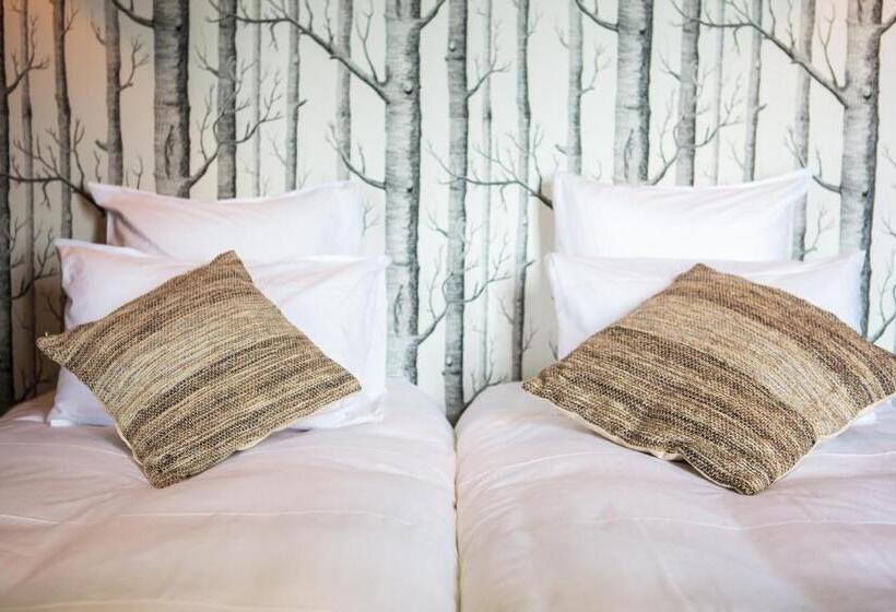 Отель Château De Tauzies, The Originals Relais