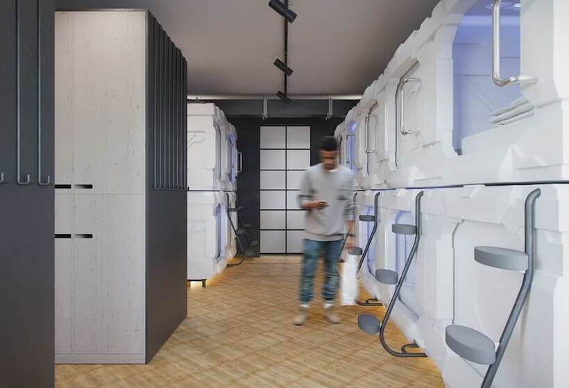 מלון כמוסות Area24|7 Europaplatz