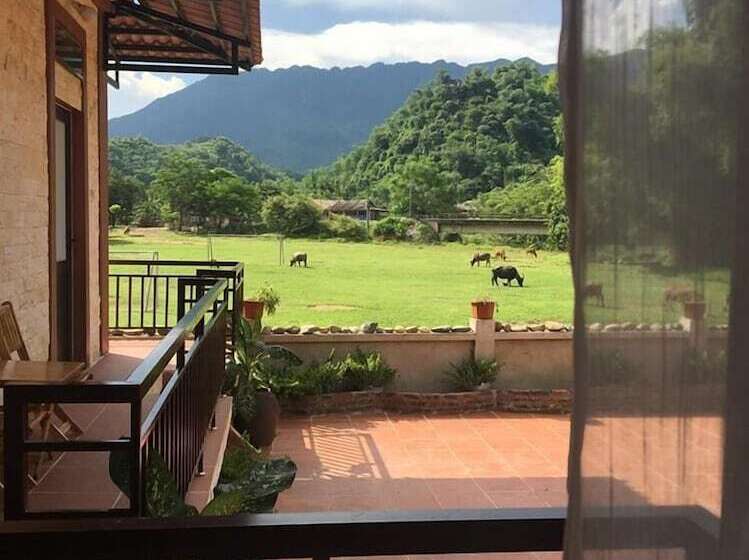 هتل Mai Chau Xanh Bungalow