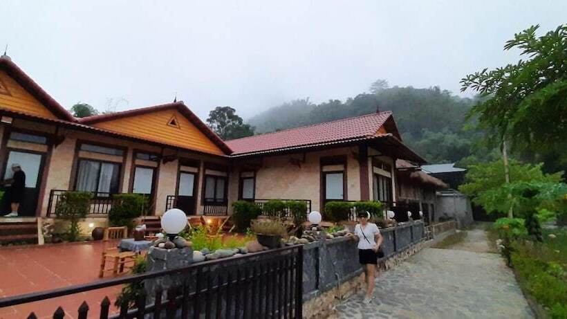 هتل Mai Chau Xanh Bungalow
