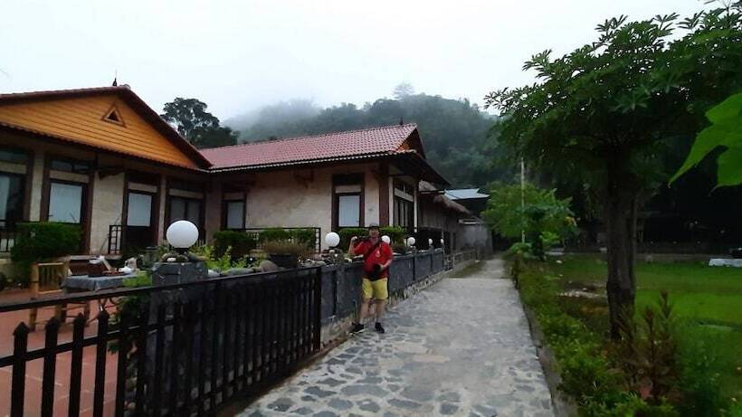 هتل Mai Chau Xanh Bungalow
