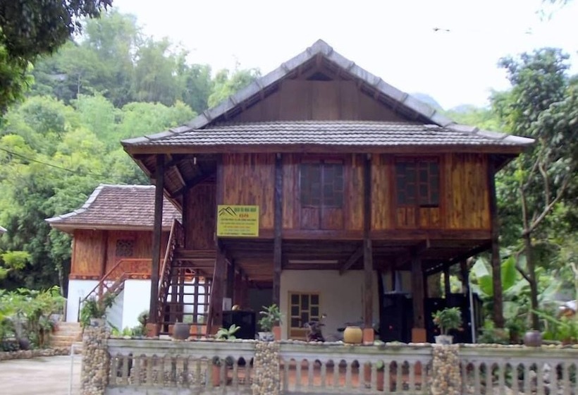 هتل Mai Chau Xanh Bungalow