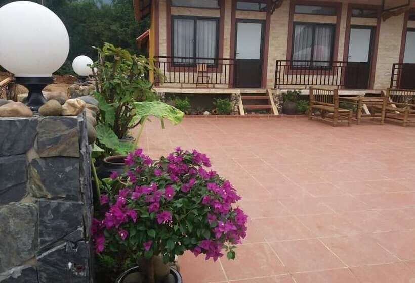 هتل Mai Chau Xanh Bungalow