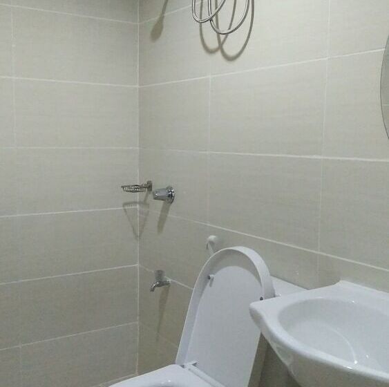 Meaco Royal Hotel   Batangas City