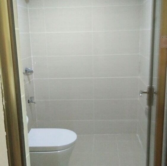 Meaco Royal Hotel   Batangas City