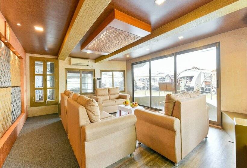 호텔 Oyo 16838 Big B Houseboat 10 Bhk