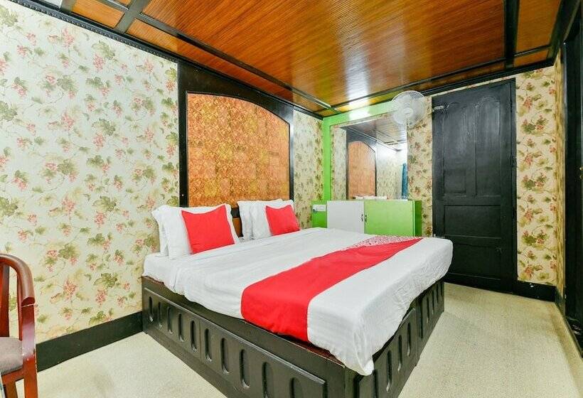 호텔 Oyo 16838 Big B Houseboat 10 Bhk