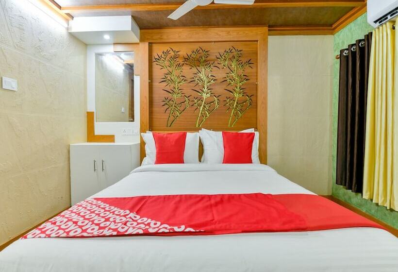 호텔 Oyo 16838 Big B Houseboat 10 Bhk
