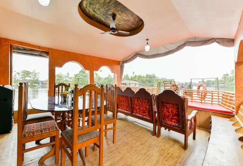 호텔 Oyo 16841 Sree Vinayaka