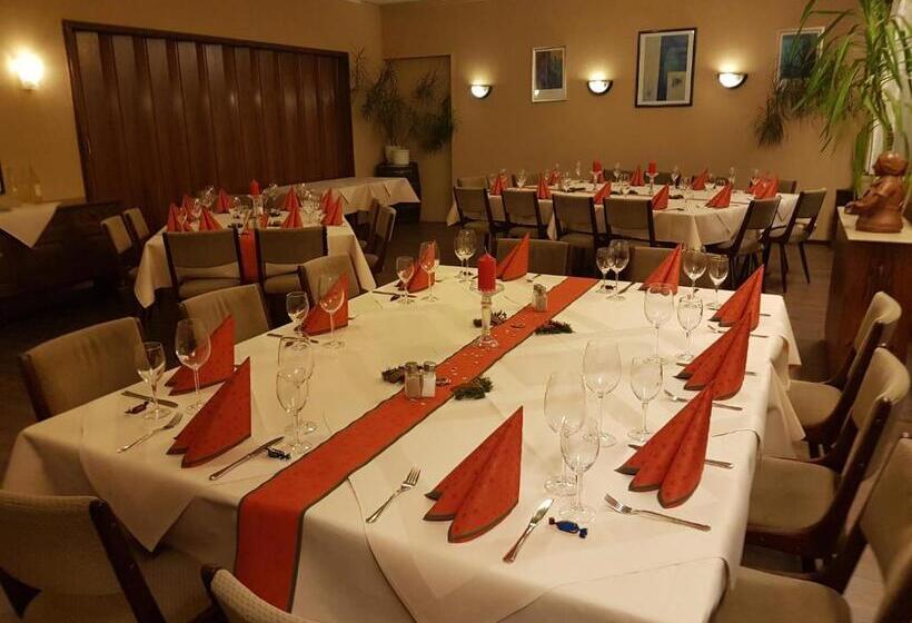 בית מלון כפרי Restaurant Zur Hexe