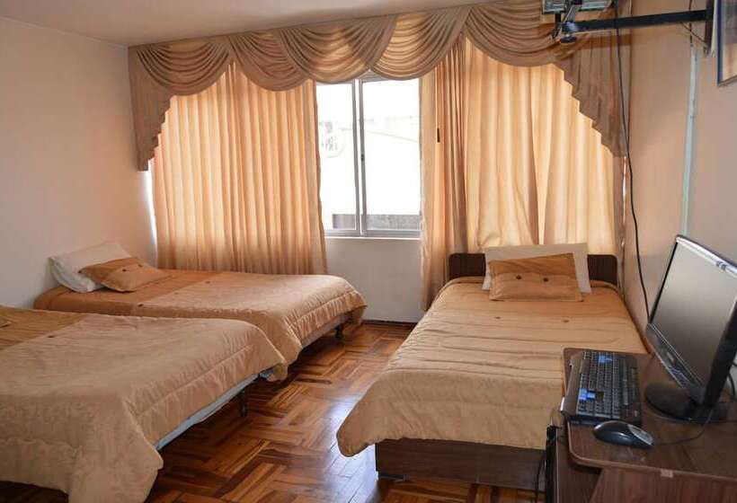 فندق Hostel Santiago De Latacunga