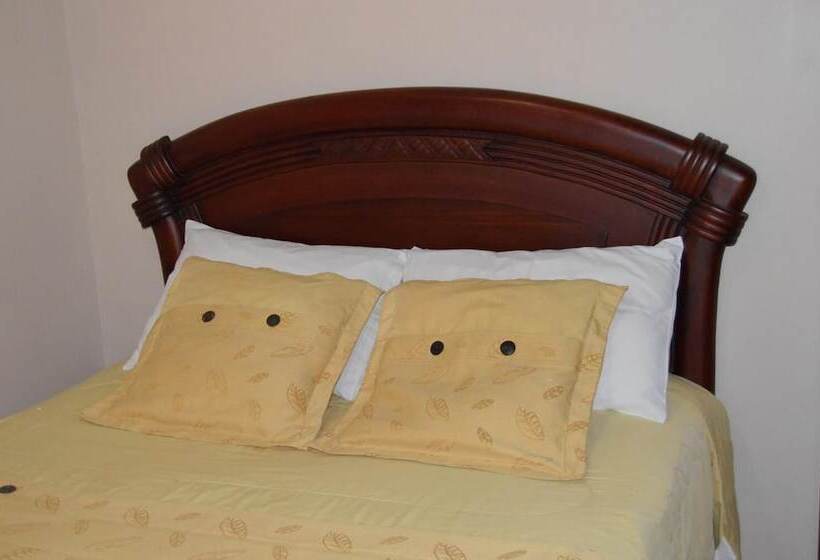 فندق Hostel Santiago De Latacunga