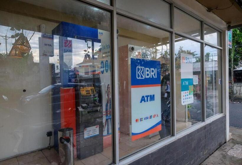 پانسیون Reddoorz Near Jalan Wolter Monginsidi Manado