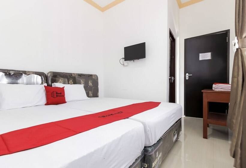펜션 Reddoorz Near Sam Ratulangi Airport Manado