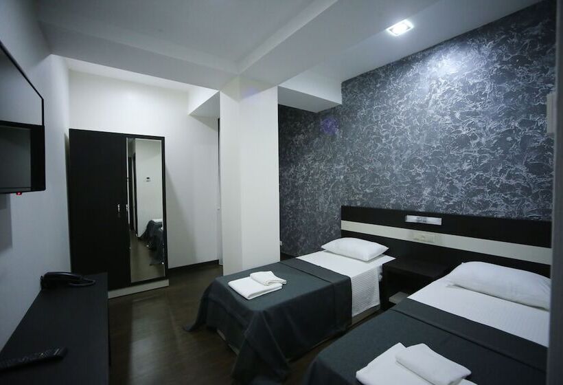 بنسيون West Tower