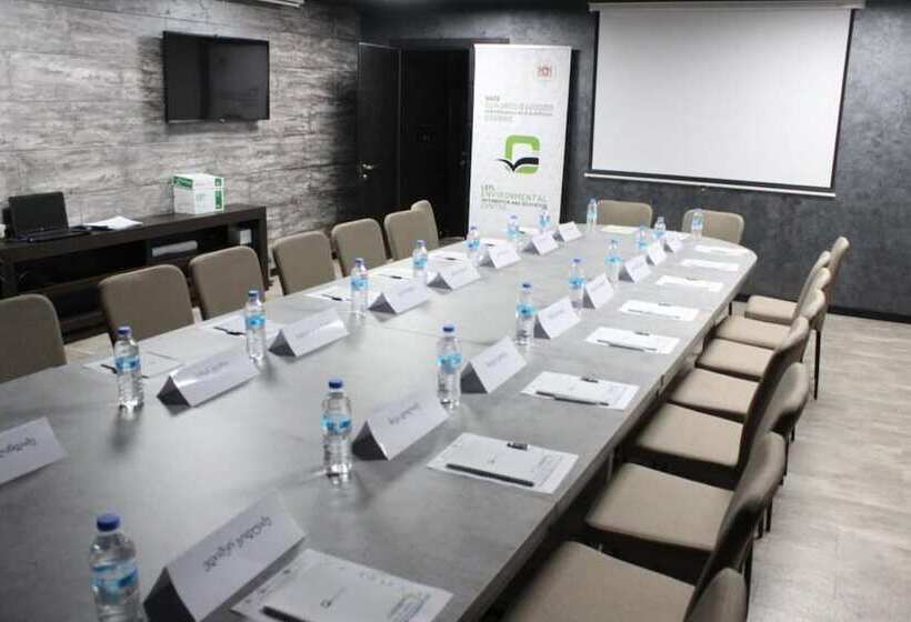 پانسیون West Tower