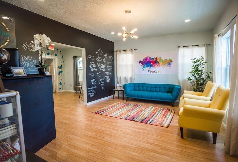 Wanderstay Houston Hostel
