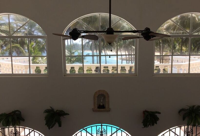 Baoba Breeze Bed & Breakfast  Beachfront Paradise
