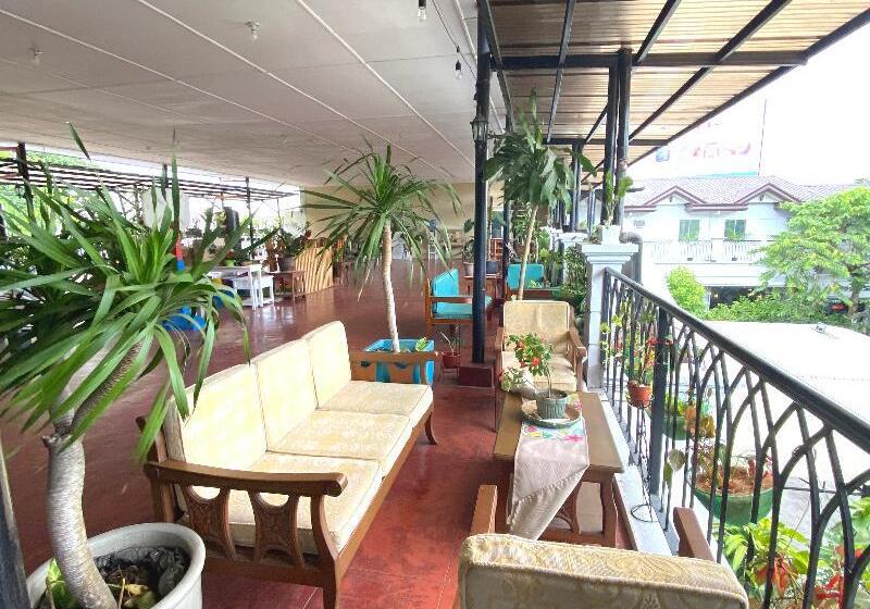 هتل Oyo 150 Davao Airport View