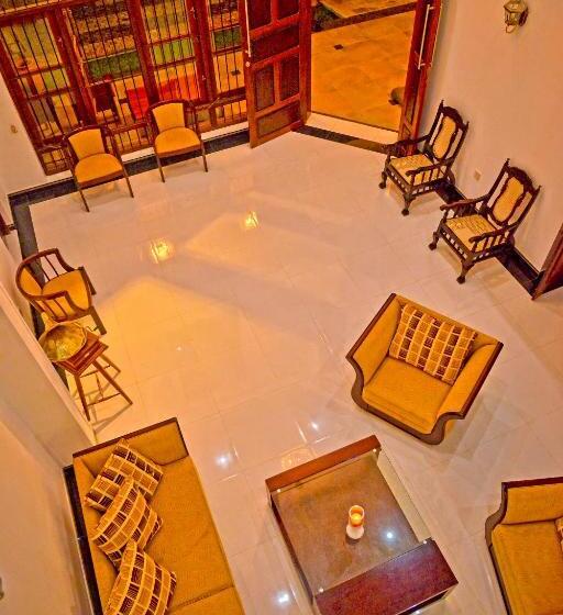 Отель Siluni S Villa