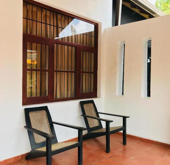 Отель Siluni S Villa