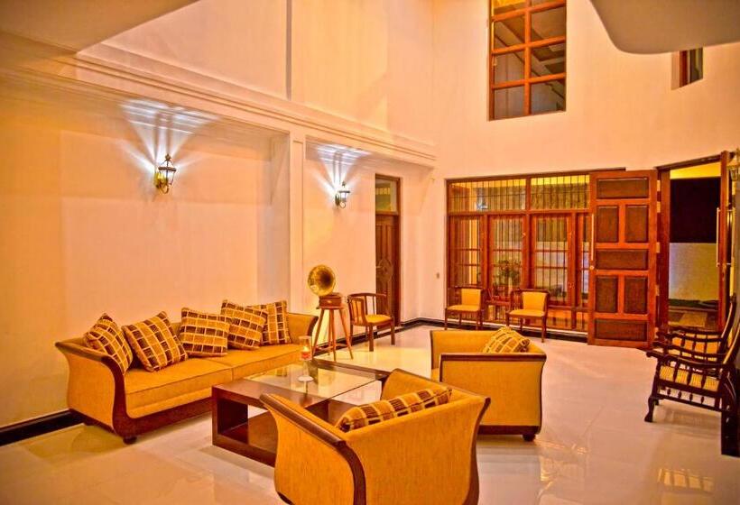 Отель Siluni S Villa