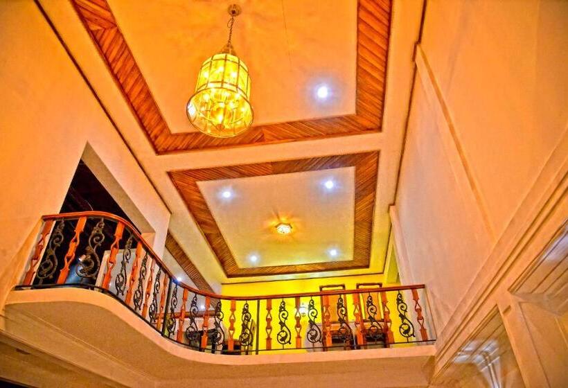 Отель Siluni S Villa