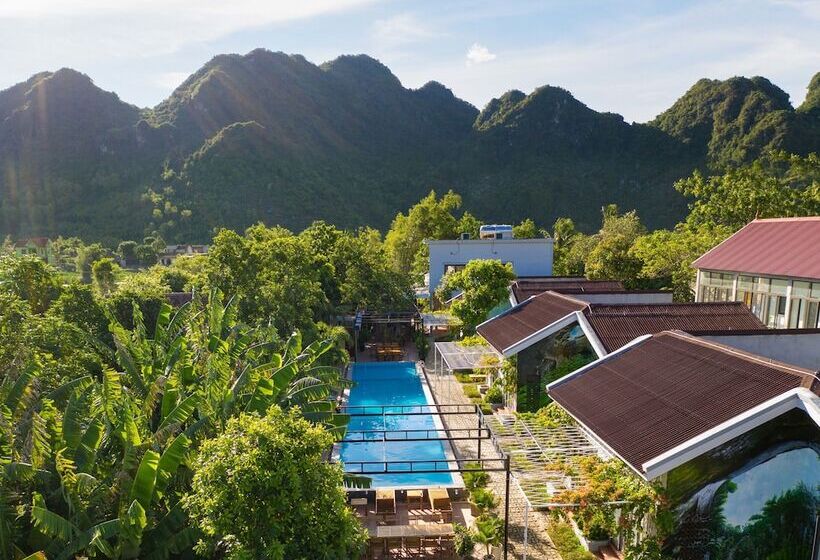 هتل Commander Lodge