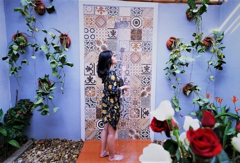 هتل Commander Lodge