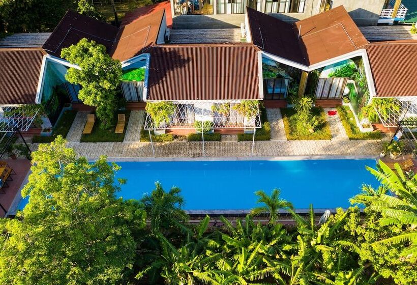 هتل Commander Lodge