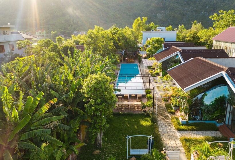 هتل Commander Lodge