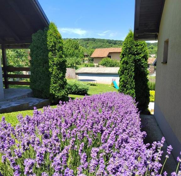 پانسیون Garden 022