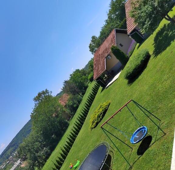 پانسیون Garden 022