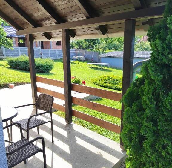 پانسیون Garden 022