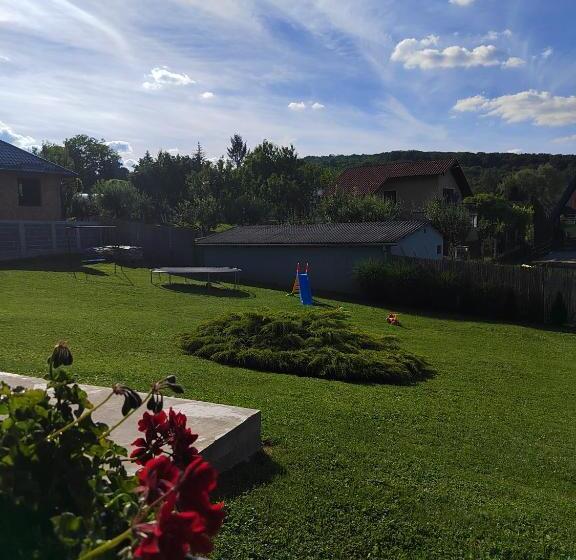 پانسیون Garden 022