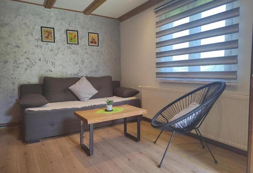 پانسیون Garden 022