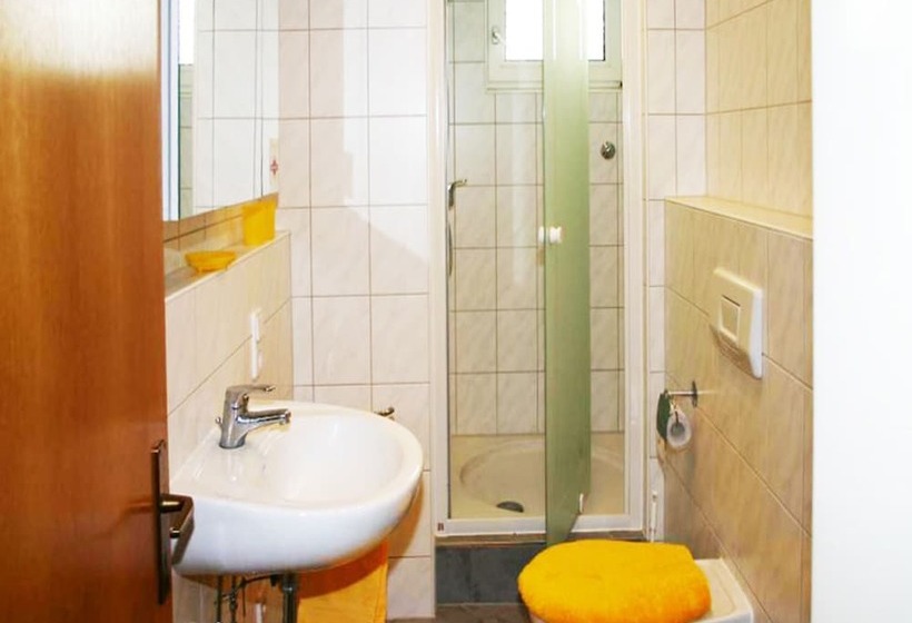 بنسيون Haus Bauer