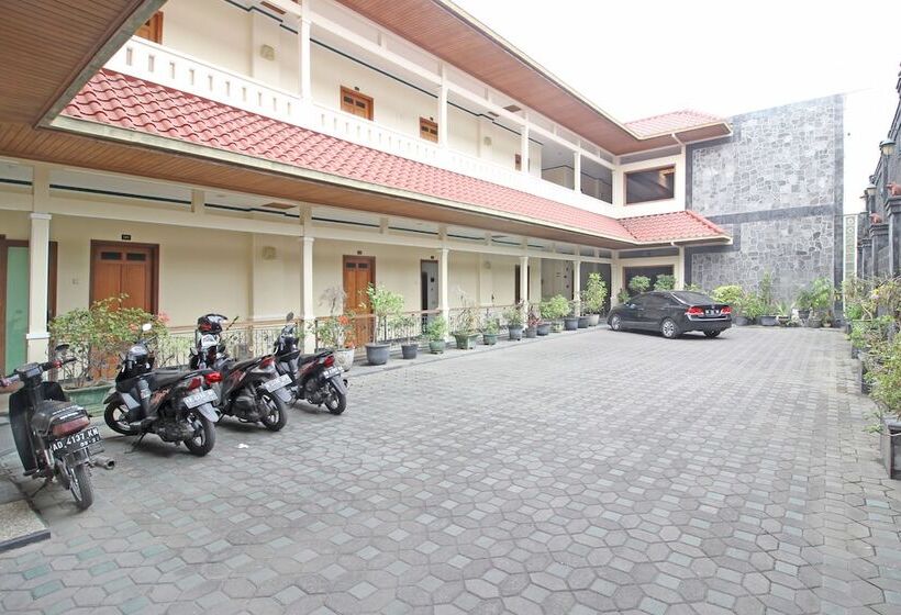 בית מלון כפרי Reddoorz Near Xt Square Yogyakarta