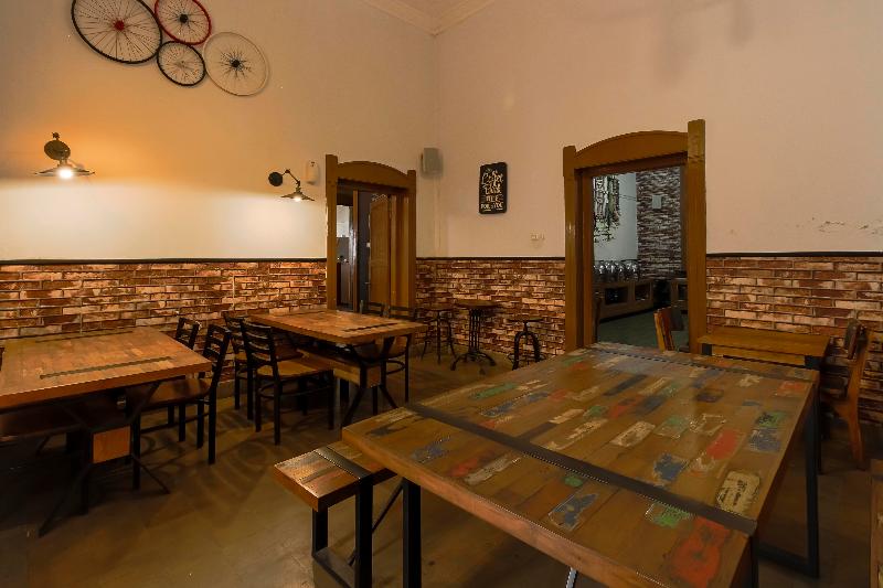 Hotel Reddoorz Plus Near Taman Lalu Lintas Bandung