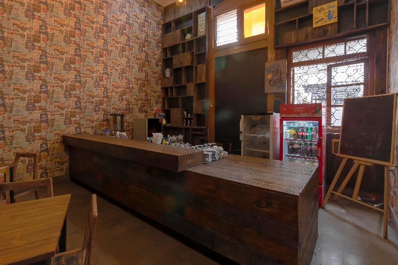 Hotel Reddoorz Plus Near Taman Lalu Lintas Bandung